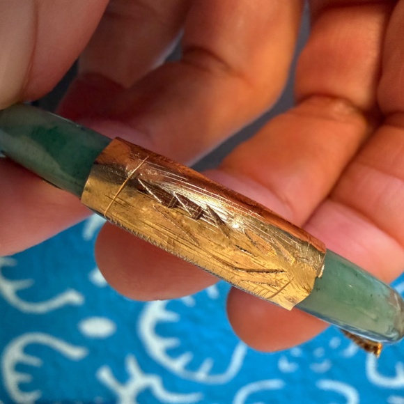 1980s Chinese gold and jade bangle (never worn) - Picture 7 of 10